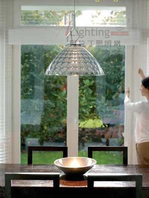 意大利燈具設(shè)計 簡潔塑個性(圖)