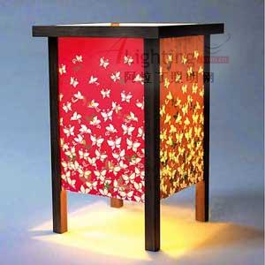 英國刺繡臺燈 無限田園風情(圖)