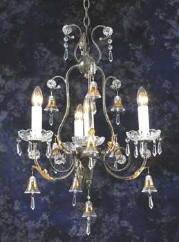 水晶吊燈流光溢彩展現(xiàn)豪華尊貴(組圖)