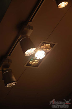 泰騰燈飾：商業(yè)照明扮亮櫥窗(組圖)